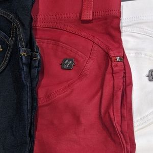 Mega flattering Red Freddy matte pleather skinny pant with zipper details